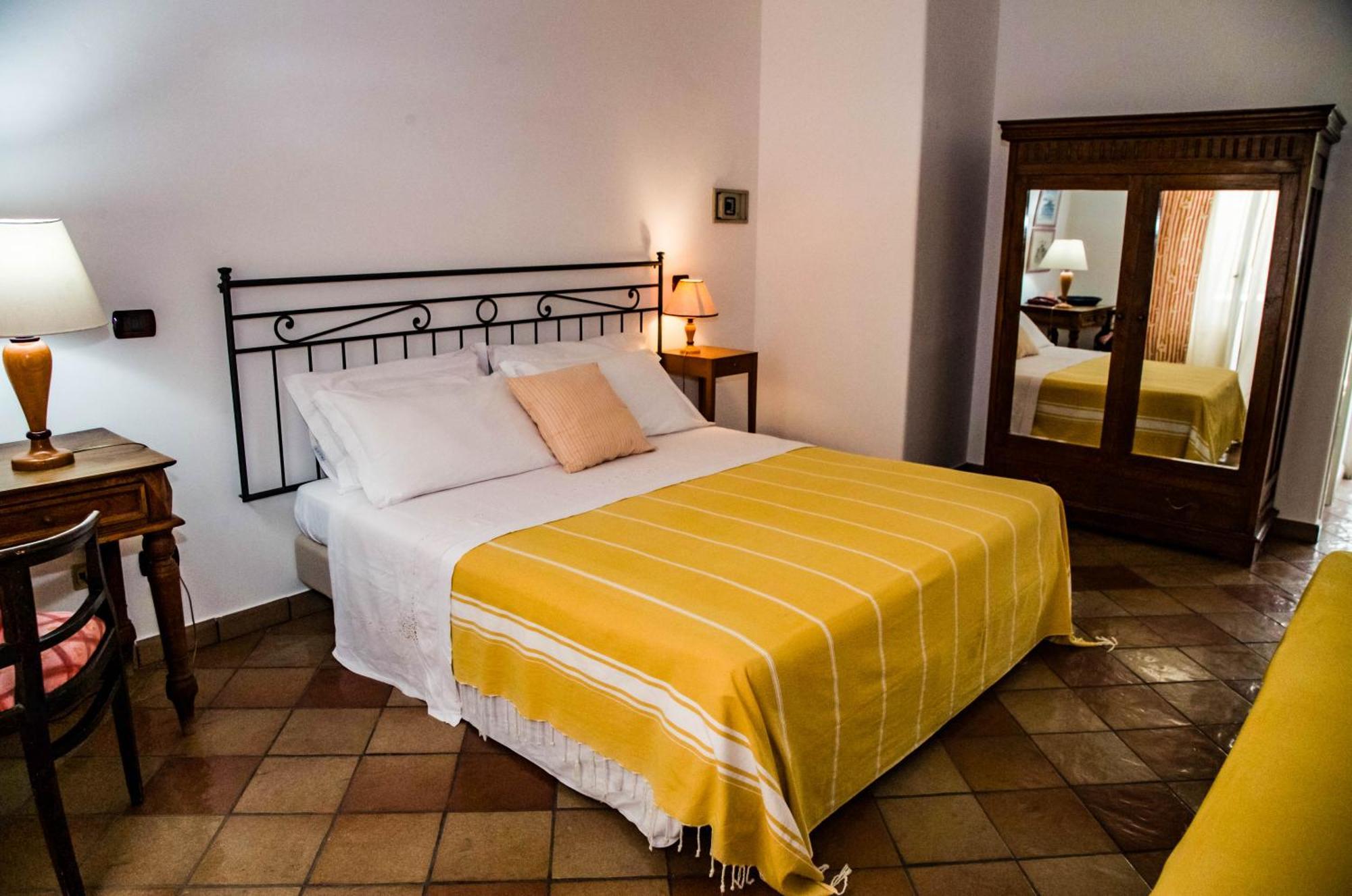 Albergo Boutique Casajanca Каннето Экстерьер фото